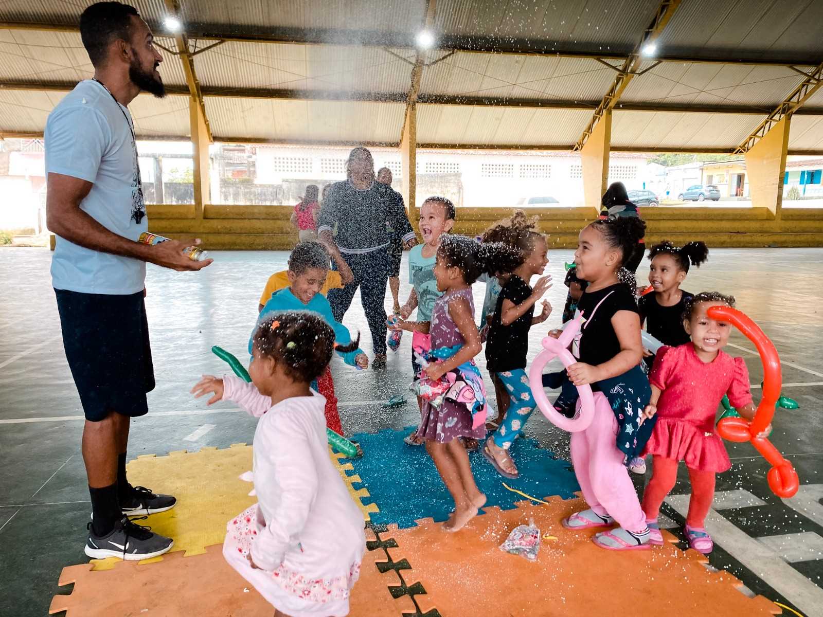 Camacã: Projeto Ruas de Lazer anima as crianças da Creche Rosalina Pinto
